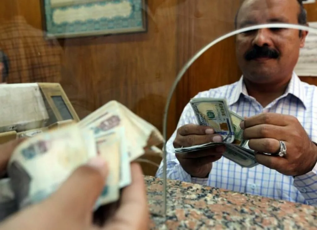 مصر في مقدمة أكبر 5 دول إفريقية في جذب تحويلات المغتربين. مصر في مقدمة أكبر 5 دول إفريقية في جذب تحويلات المغتربين.