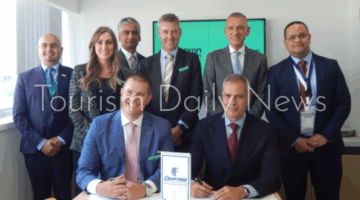 مصر للطيران تزيد تعاونها مع Acron Aviation لتعزيز أسطولها بأحدث تقنيات بوينج.