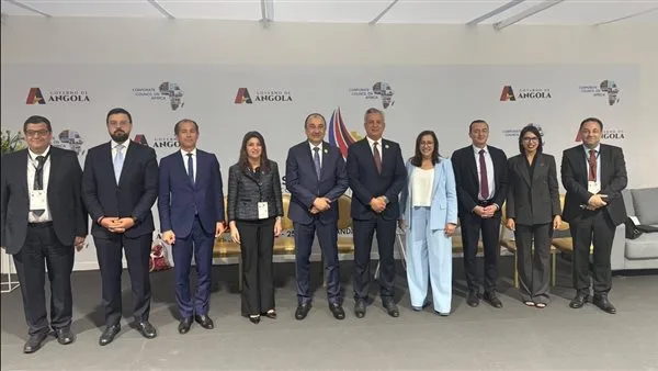 مصر والمغرب تتباحثان حول إمكانيات التعاون في مجالي الصناعة والسياحة تحضيراً لمونديال 2030. مصر والمغرب تتباحثان حول إمكانيات التعاون في مجالي الصناعة والسياحة تحضيراً لمونديال 2030.