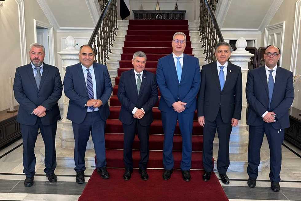 مصر وقبرص تتشاوران لتعجيل ربط حقول الغاز.. وزير البترول: نهدف لتنمية “كرونوس” و”أفروديت” تمهيدًا لتعاون ناجح مصر وقبرص تتشاوران لتعجيل ربط حقول الغاز.. وزير البترول: نهدف لتنمية “كرونوس” و”أفروديت” تمهيدًا لتعاون ناجح