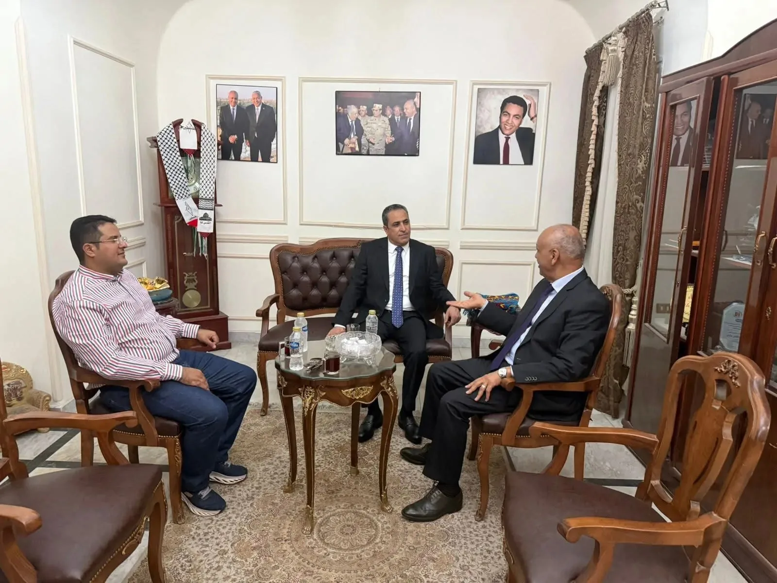 مصطفى بكري يلتقي بمستشار رئيس اليمن لمناقشة مستجدات المنطقة والأزمة في اليمن مصطفى بكري يلتقي بمستشار رئيس اليمن لمناقشة مستجدات المنطقة والأزمة في اليمن