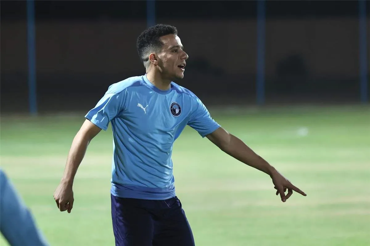 مصطفى فتحي: نبالغ في تقدير صن داونز.. وتعامُل الحكام معي تغير منذ أوقات الزمالك مصطفى فتحي: نبالغ في تقدير صن داونز.. وتعامُل الحكام معي تغير منذ أوقات الزمالك