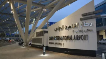مطار القاهرة الدولي يحتفل بعيد الأضحى مع المسافرين ويشاركهم فرحتهم
