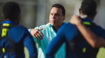 مع وجود البدري.. أهلي طرابلس يطلب إجراء تحقيق عاجل في حادث الاعتداء على الجهاز الفني واللاعبين