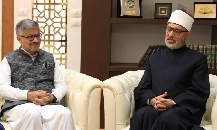 مفتي الجمهورية يناقش مع سفير باكستان في القاهرة سبل التعاون وتعزيز الدعم الأكاديمي مفتي الجمهورية يناقش مع سفير باكستان في القاهرة سبل التعاون وتعزيز الدعم الأكاديمي