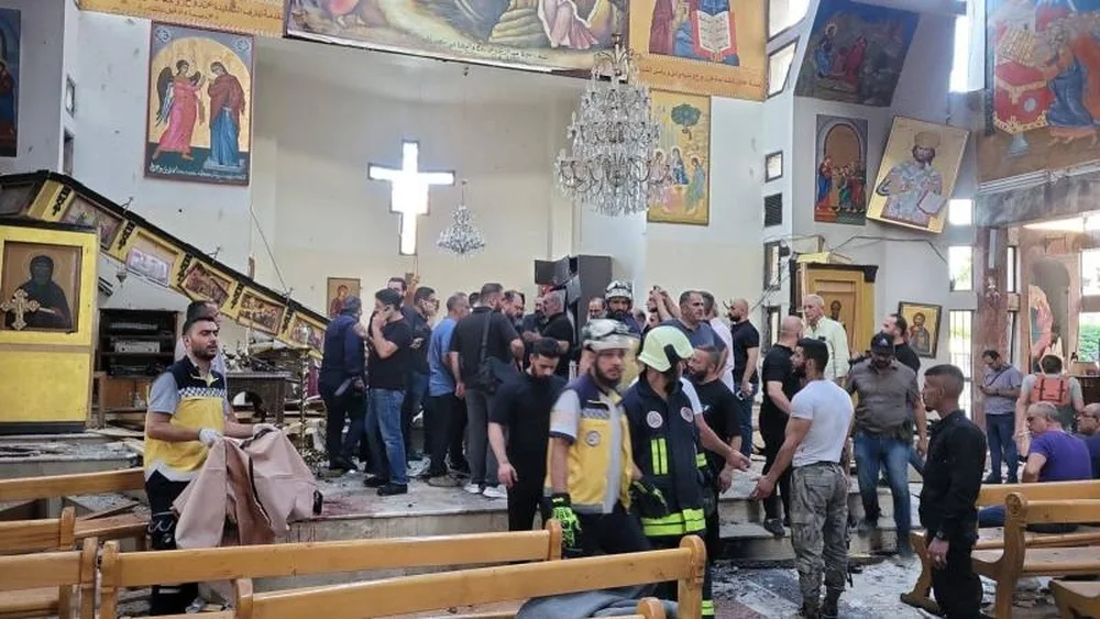 مقتل 13 شخصًا وجرح 53 آخرين في هجوم على كنيسة بسوريا مقتل 13 شخصًا وجرح 53 آخرين في هجوم على كنيسة بسوريا