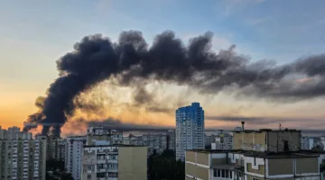 مقتل 14 فردًا على الأقل جراء هجوم روسي في كييف