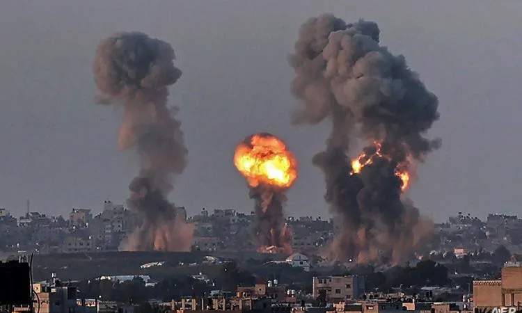 مقتل 23 فلسطينيا جراء قصف إسرائيلي في عدة مناطق بقطاع غزة. مقتل 23 فلسطينيا جراء قصف إسرائيلي في عدة مناطق بقطاع غزة.