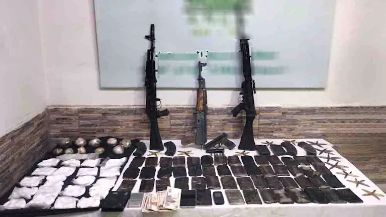 مقتل أربعة عناصر خطيرة خلال تبادل إطلاق نار مع الشرطة في بأس مقتل أربعة عناصر خطيرة خلال تبادل إطلاق نار مع الشرطة في بأس