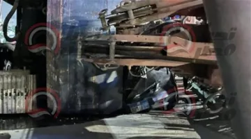 مقتل امرأة وطفلتها في حادث مروع على طريق الأوتوستراد بطرة إثر سقوط “ونش” من شاحنة فوق سيارتهما