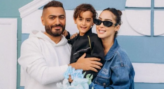 تامر حسني يوجه نصيحة لجمهوره بعد إصابة ابنه بوعكة صحية غير متوقعة. تامر حسني يوجه نصيحة لجمهوره بعد إصابة ابنه بوعكة صحية غير متوقعة.