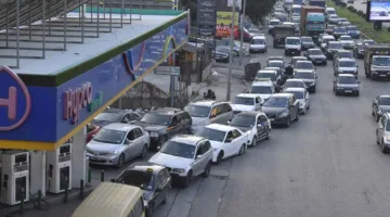 ممثل موزعي الوقود في لبنان: لا توجد أزمة للوقود والمخزون يكفي لشهر.