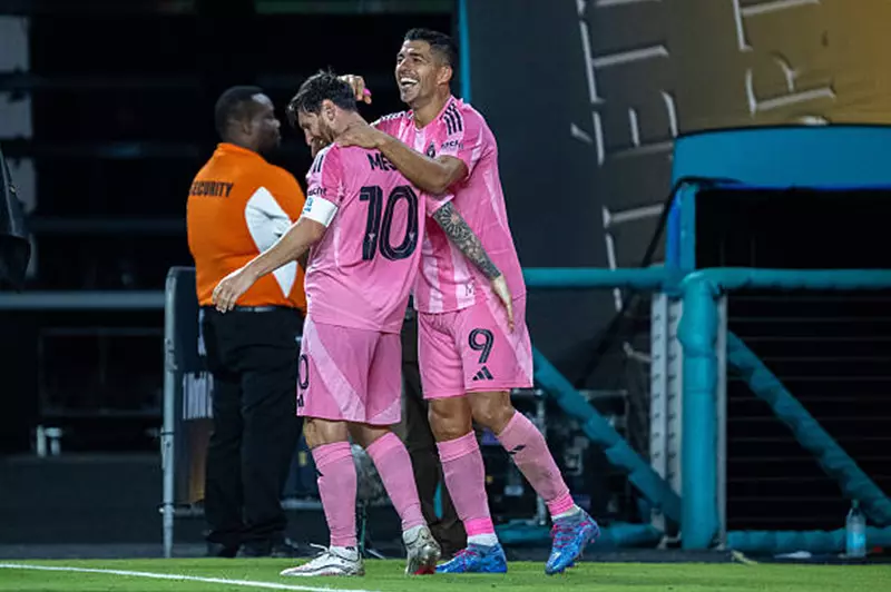 من بينهم ميسي وسواريز.. 13 لاعبًا قد يغيبون عن دور ربع النهائي لكأس العالم للأندية من بينهم ميسي وسواريز.. 13 لاعبًا قد يغيبون عن دور ربع النهائي لكأس العالم للأندية