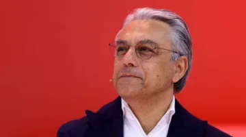 من صناعة السيارات إلى عالم الأزياء: رئيس رينو يتولى قيادة مالكة غوتشي