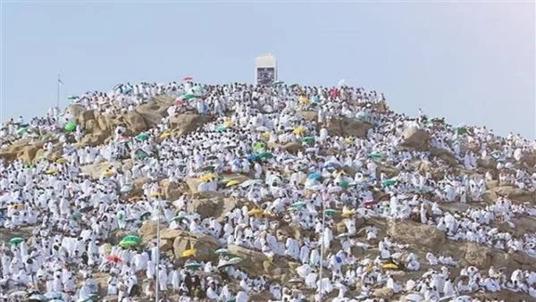 من مسجد نمرة إلى جبل الرحمة: تتبع أهم لحظات الحج خطوة بخطوة من مسجد نمرة إلى جبل الرحمة: تتبع أهم لحظات الحج خطوة بخطوة