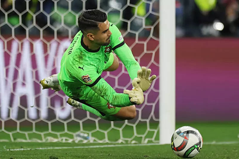 منافس الأهلي.. أداء كوستا المميز يقود البرتغال للفوز بلقب دوري الأمم الأوروبية (فيديو) منافس الأهلي.. أداء كوستا المميز يقود البرتغال للفوز بلقب دوري الأمم الأوروبية (فيديو)
