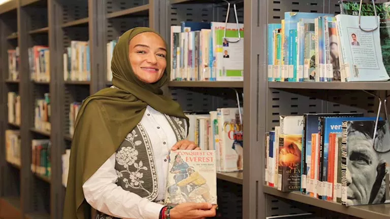 منال رستم: أول مصرية تتسلق قمة إيفرست تتحدث عن إنجازها في مكتبة الإسكندرية