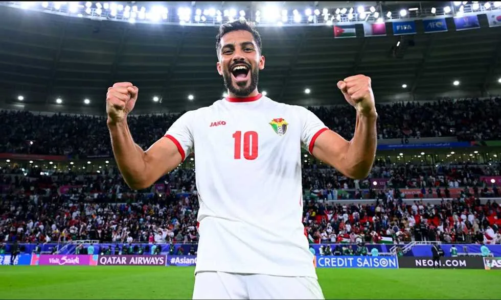 منتخب عربي منفرد يتصدر قائمة المتأهلين من آسيا إلى كأس العالم.. تفاصيل موعد ونظام الملحق