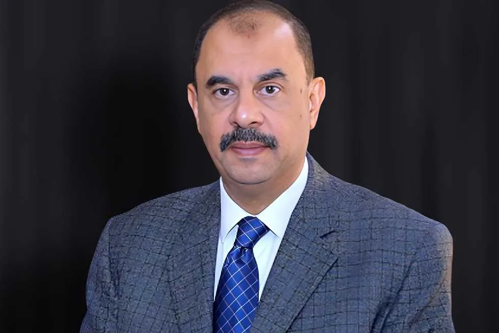 منح 5 آلاف جنيه لموظف حماية الأراضي المعتدى عليه في سوهاج وترقيته إلى مدير إدارة البساتين