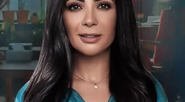 منى زكي تعود إلى الكوميديا من خلال مشروع سينمائي جديد مع كاملة أبو ذكري بعد 19 عامًا من الغياب.