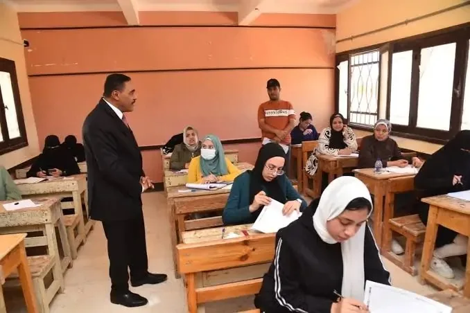 مواعيد بدء اللجان في اليوم الأول لامتحانات الثانوية العامة 2025.. المعلومات الكاملة مواعيد بدء اللجان في اليوم الأول لامتحانات الثانوية العامة 2025.. المعلومات الكاملة