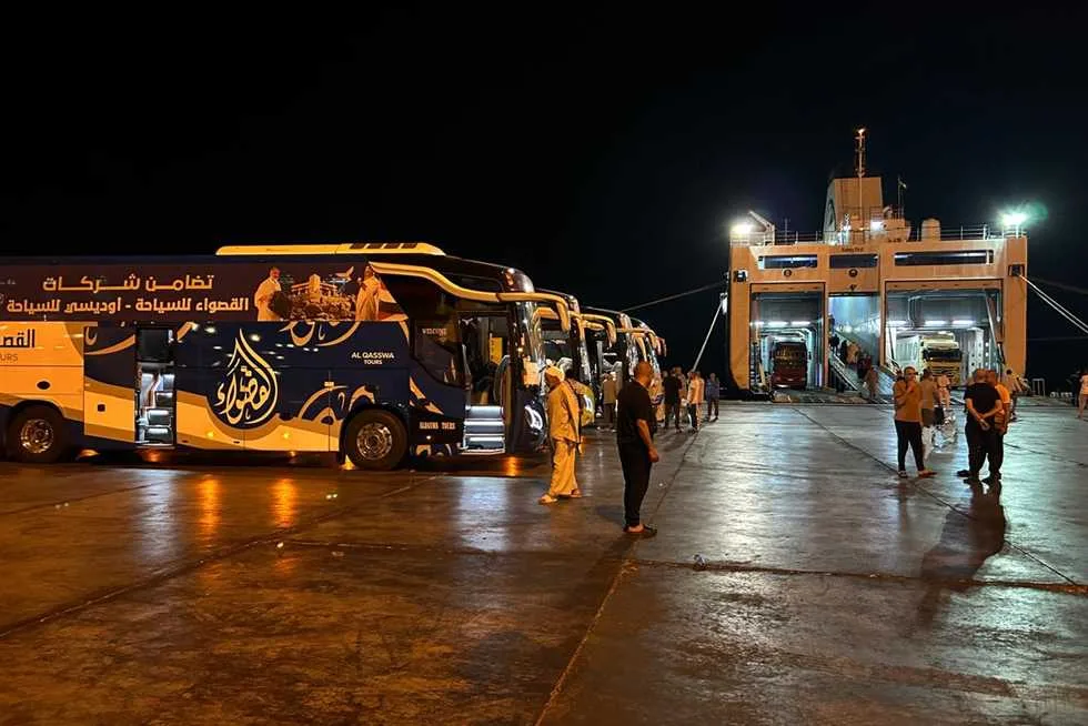 موانئ البحر الأحمر: وصول 306 حجاج و7 حافلات إلى ميناء نويبع البحري موانئ البحر الأحمر: وصول 306 حجاج و7 حافلات إلى ميناء نويبع البحري