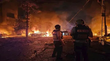 موجة جديدة من الصواريخ الإيرانية تثير النيران في إسرائيل (فيديو وصور)