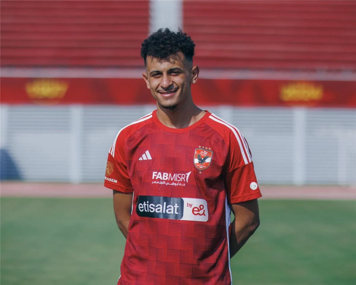 موقف عمر الساعي، لاعب الأهلي، بشأن الانتقال إلى النادي المصري