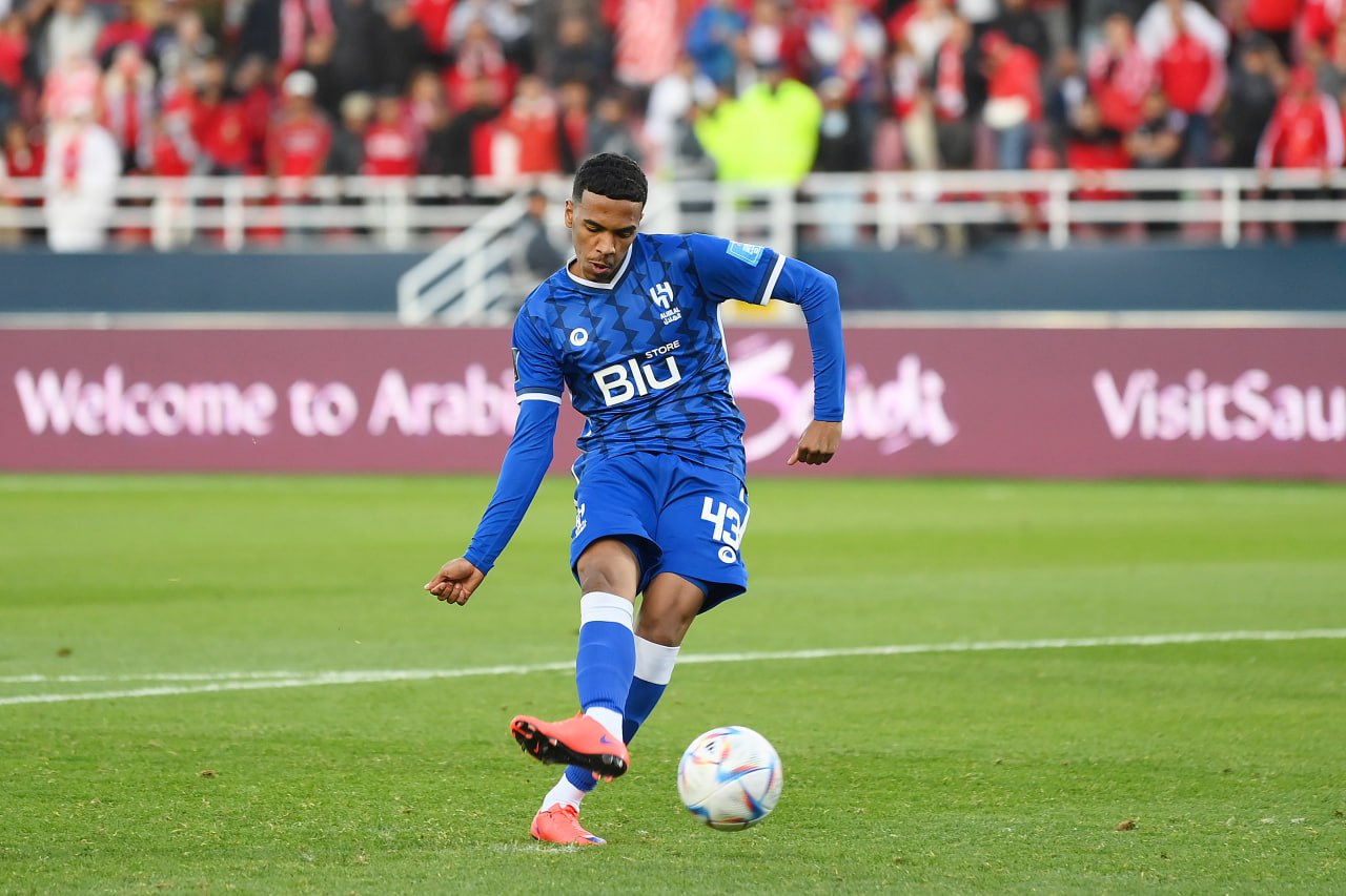 موقف مصعب الجوير في مباراة الهلال أمام ريال مدريد موقف مصعب الجوير في مباراة الهلال أمام ريال مدريد