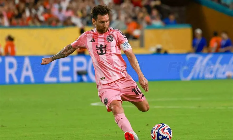 ميسي يقود إنتر ميامي للفوز على بورتو ويزيد من تعقيدات موقف الأهلي في كأس العالم للأندية ميسي يقود إنتر ميامي للفوز على بورتو ويزيد من تعقيدات موقف الأهلي في كأس العالم للأندية