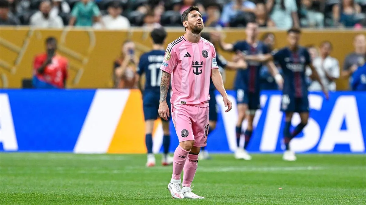 مُتألّق مباراة باريس سان جيرمان وإنتر ميامي في بطولة كأس العالم للأندية مُتألّق مباراة باريس سان جيرمان وإنتر ميامي في بطولة كأس العالم للأندية