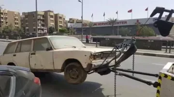 مُهملة وعليها علامات التلف في الشوارع.. إزالة 47 سيارة ودراجة نارية من القاهرة والجيزة