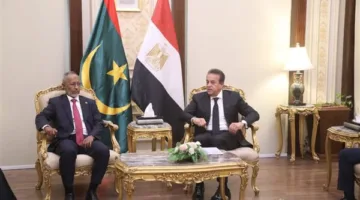 نائب رئيس الوزراء يناقش مع وزير الصحة الموريتاني كيفية تعزيز التعاون