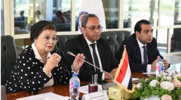 نائب وزير الصحة تقوم بجولة تفقدية في عدة مستشفيات بمحافظة قنا