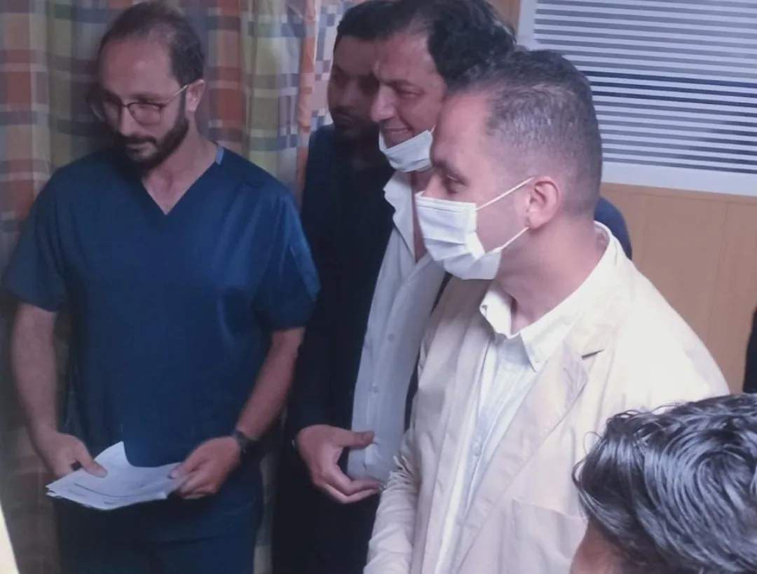 نائب وزير الصحة يثني على التزام الفرق الطبية وجودة الخدمات الصحية في مستشفى العلمين