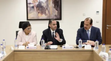 نائب وزير الصحة يجتمع بلجنة تقييم أداء مديري المديريات