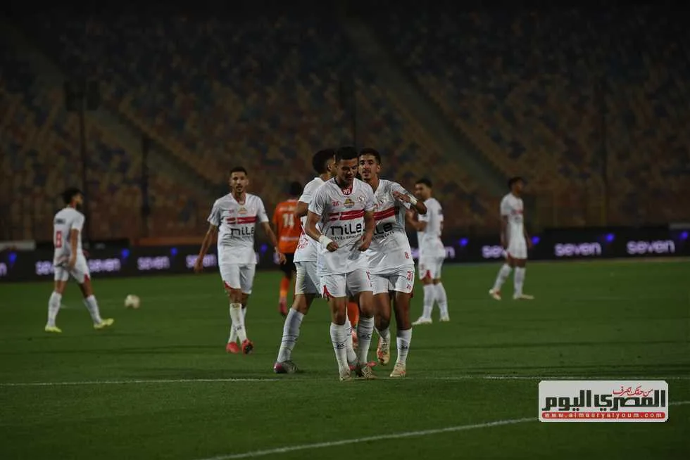 نجم الزمالك يقترب من الرحيل.. إعلامي يكشف التفاصيل وراء الكواليس نجم الزمالك يقترب من الرحيل.. إعلامي يكشف التفاصيل وراء الكواليس