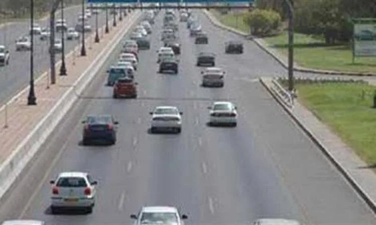 نشرة المرور: سير حركة منتظم في معظم محاور القاهرة مع كثافات في الطريق الدائري. نشرة المرور: سير حركة منتظم في معظم محاور القاهرة مع كثافات في الطريق الدائري.