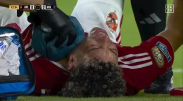 نقل لاعب الأهلي إلى المستشفى عقب إصابته في مباراة ضد إنتر ميامي