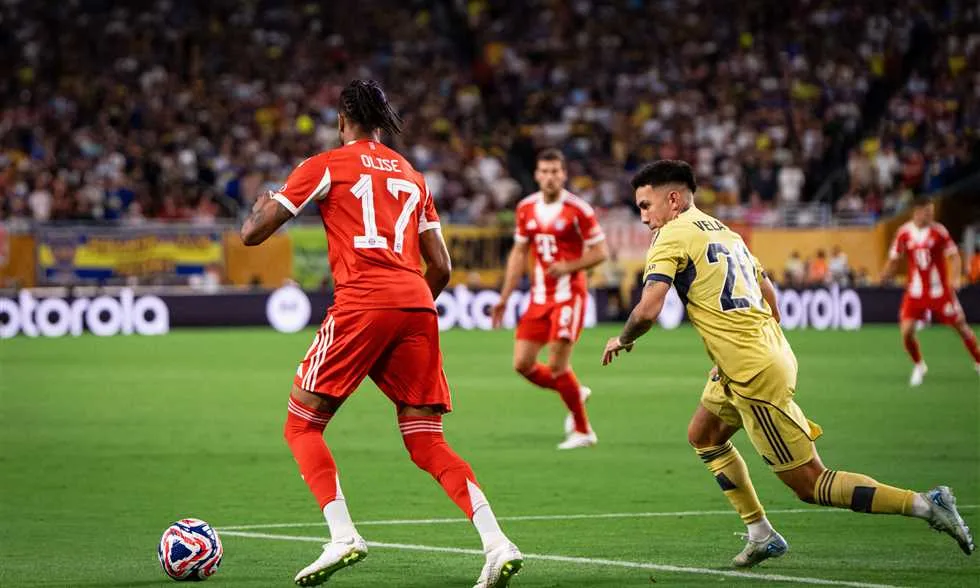 نهاية مباراة كأس العالم للأندية: بايرن ميونيخ يتفوق على بوكا جونيورز بنتيجة (2-1) نهاية مباراة كأس العالم للأندية: بايرن ميونيخ يتفوق على بوكا جونيورز بنتيجة (2-1)