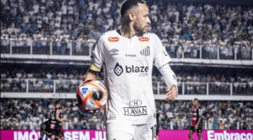 نيمار: جددت عقدي مع سانتوس لأنه يمثل جذوري وتاريخي، وليس مجرد فريق.