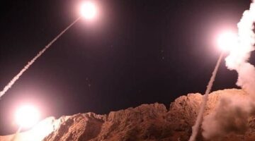 نيويورك تايمز: إيران جهزت صواريخ لاستهداف القواعد الأمريكية في الشرق الأوسط في حال انضمام واشنطن إلى النزاع.
