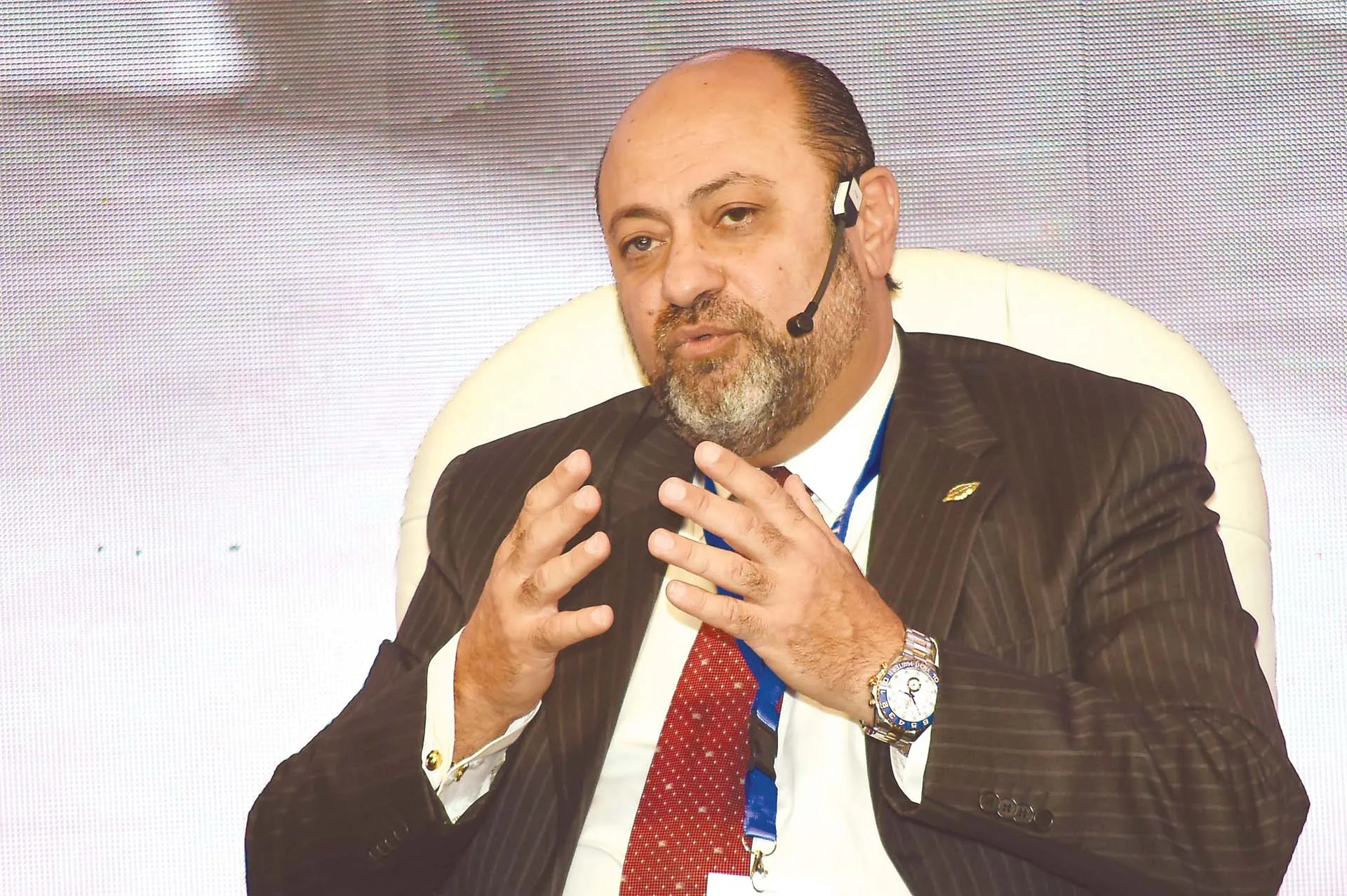 هاني أمان: لن نقوم بزيادة سعر السجائر إلى الحد الأقصى، والمعسل لن يتأثر بالزيادة.