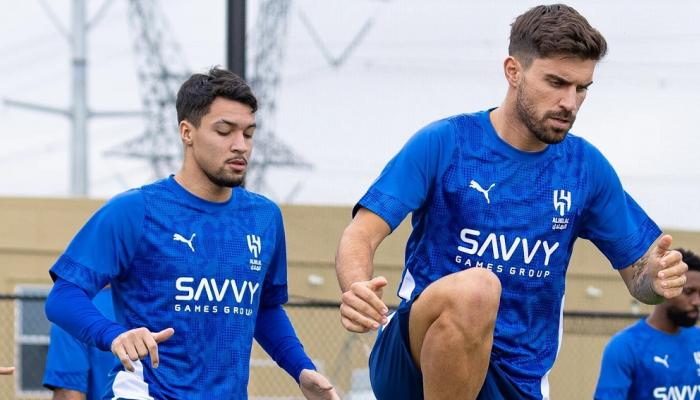 هتفوا بتحقيق النصر.. كيف عبر نجوم الهلال عن مشاعرهم قبل مباراة ريال مدريد؟ هتفوا بتحقيق النصر.. كيف عبر نجوم الهلال عن مشاعرهم قبل مباراة ريال مدريد؟