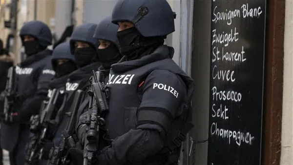 هجوم على مدرسة في مدينة جراتس بجنوب شرق النمسا يودي بحياة 8 أشخاص ويصيب آخرين هجوم على مدرسة في مدينة جراتس بجنوب شرق النمسا يودي بحياة 8 أشخاص ويصيب آخرين