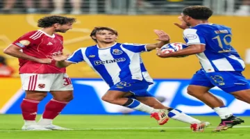 هجوم مشجعين بورتو على اللاعبين (فيديو)