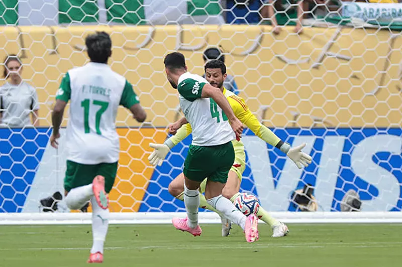 هدف في مرمانا: كيف تسبب الأهلي في هزيمته أمام بالميراس؟