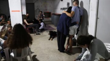 هرب بواسطة اليخوت: صواريخ إيران تثير نزوح الإسرائيليين من تل أبيب