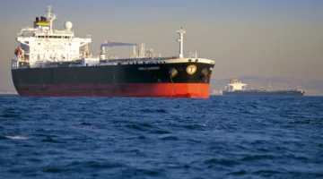 هرمز: ماذا سيحدث إذا أغلقت طهران الطريق الرئيسي لنقل النفط؟