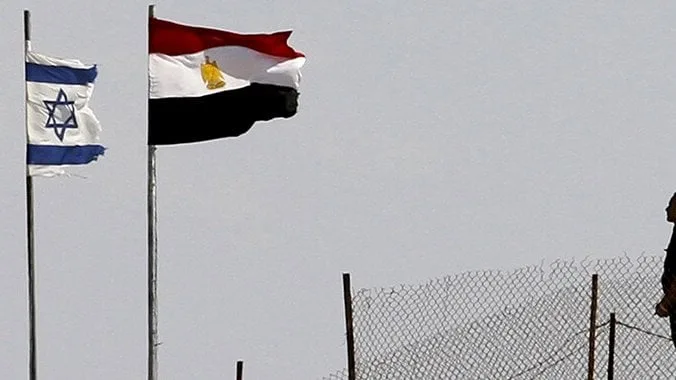 هل تشعر مصر بالخوف من إسرائيل أم توافق على نزع سلاح حماس؟.. تصريحات وزير الخارجية